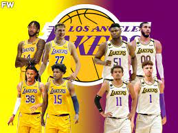 Los Ángeles Lakers traen cinco refuerzos